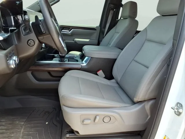Used 2025 Summit White GMC SLT image 21