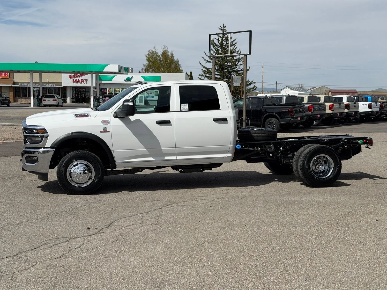 New 2026 Bright White Clearcoat RAM Tradesman image 9