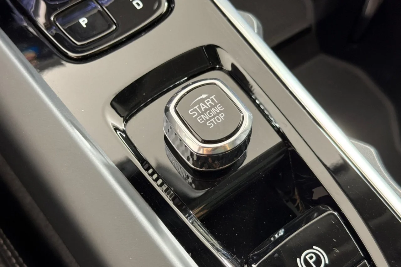 Used 2026 BLACK Volvo Ultra image 20