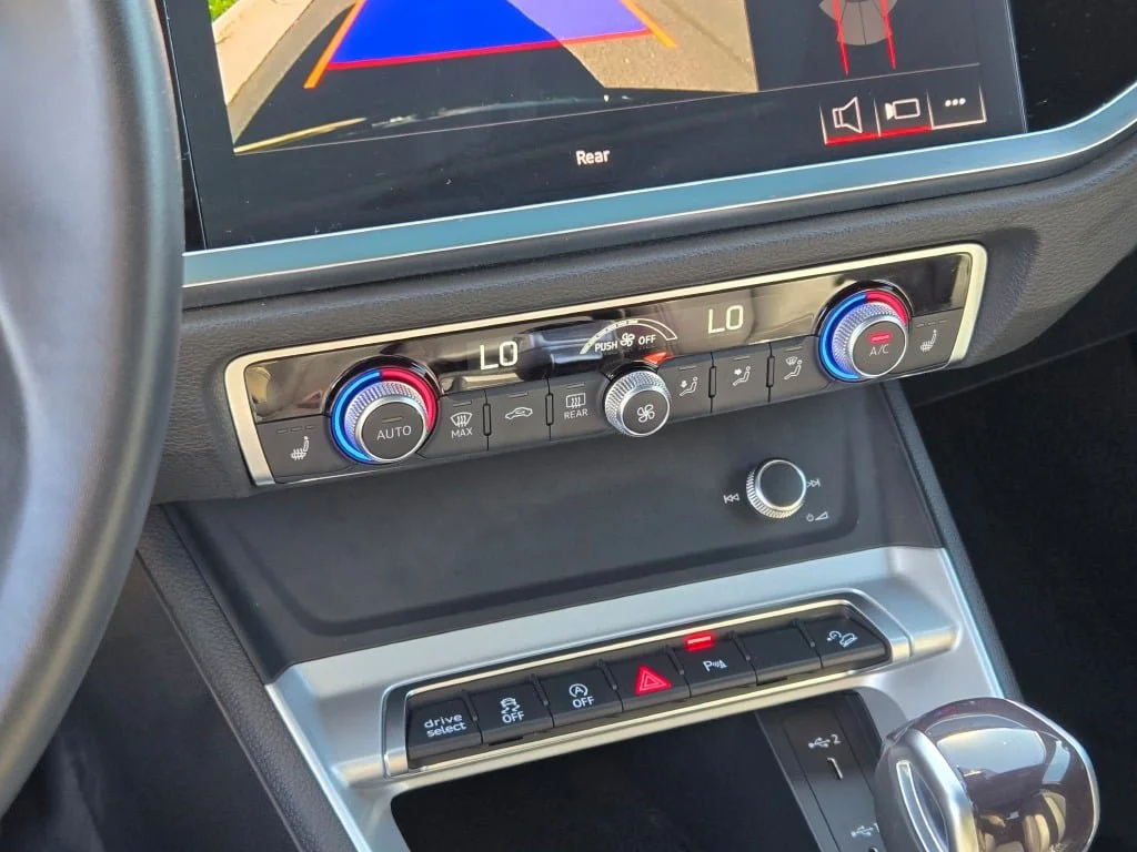Certified Used 2025  Audi Premium S Line quattro image 27