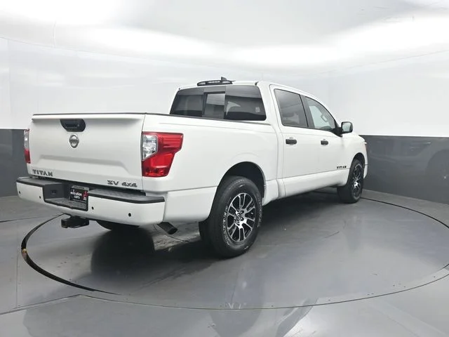 Used 2022 White Nissan SV image 36