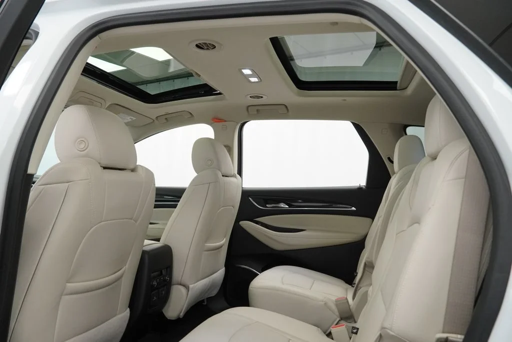 Used 2023 Summit White Buick Essence image 14