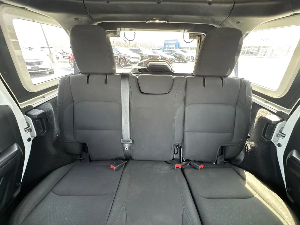 Used 2020 White Jeep Unlimited Sport Altitude image 22