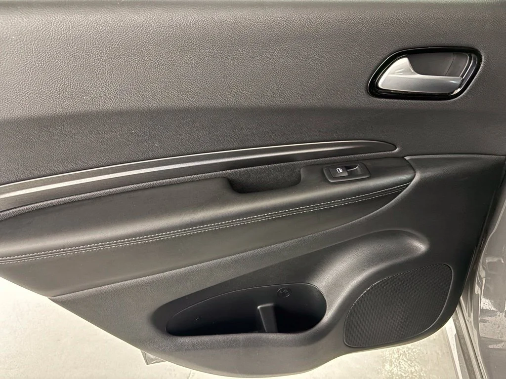 Used 2022 Gray Dodge SXT image 30