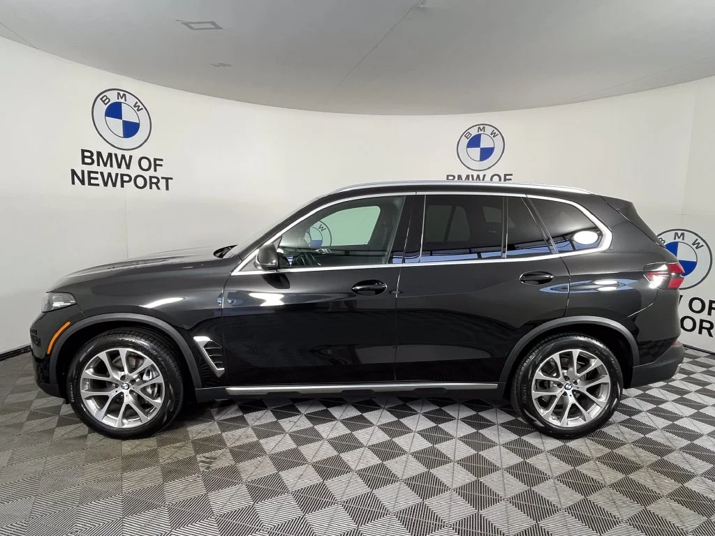 Certified Used 2024 Black Sapphire Metallic BMW xDrive40i image 13