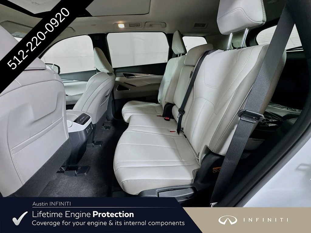 New 2027 RADIANT WHITE INFINITI LUXE image 31