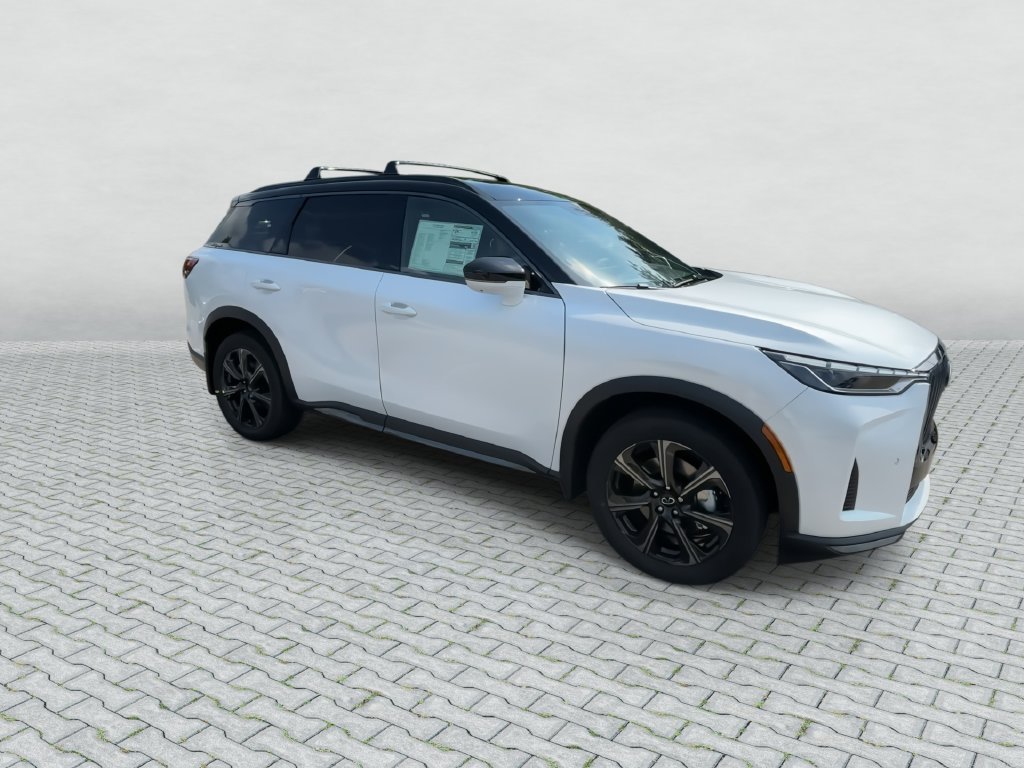 New 2027 2T RAD WHT INFINITI Autograph AWD image 9