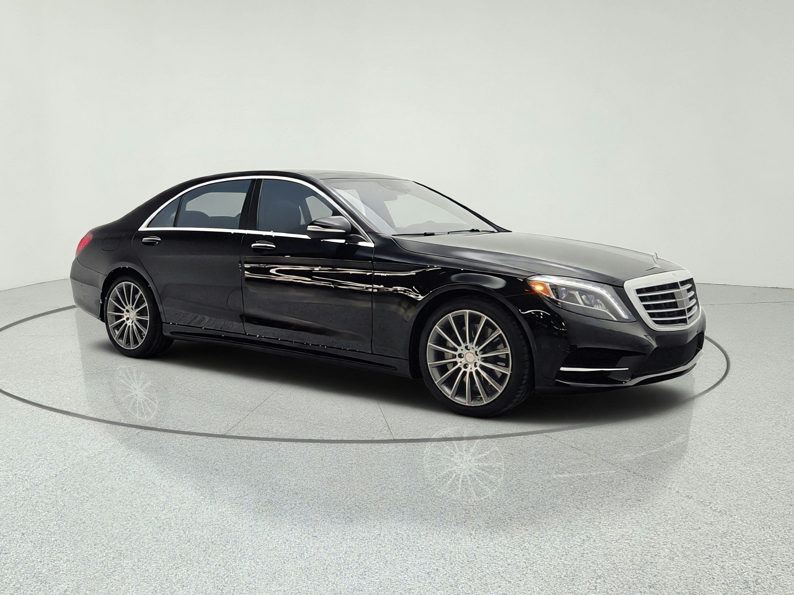 Used 2015 Black Mercedes-Benz 4dr Sdn S 550 RWD image 3