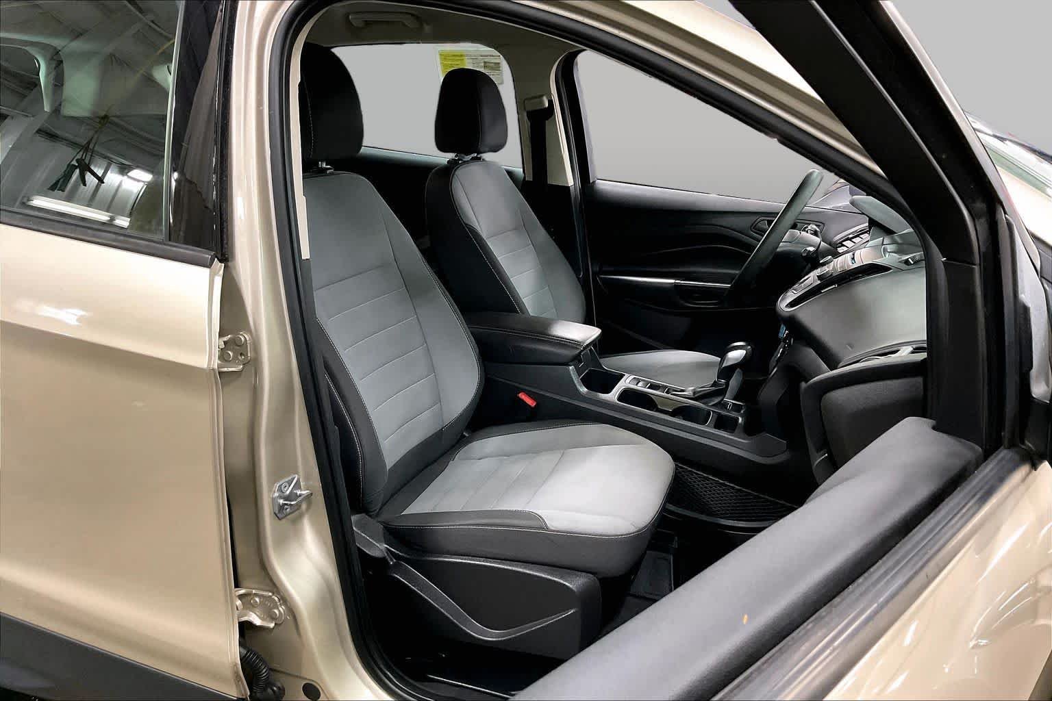 Used 2017 White Gold Metallic Ford S image 9