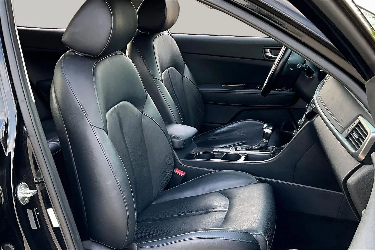 Used 2018 Ebony Black Kia EX image 9
