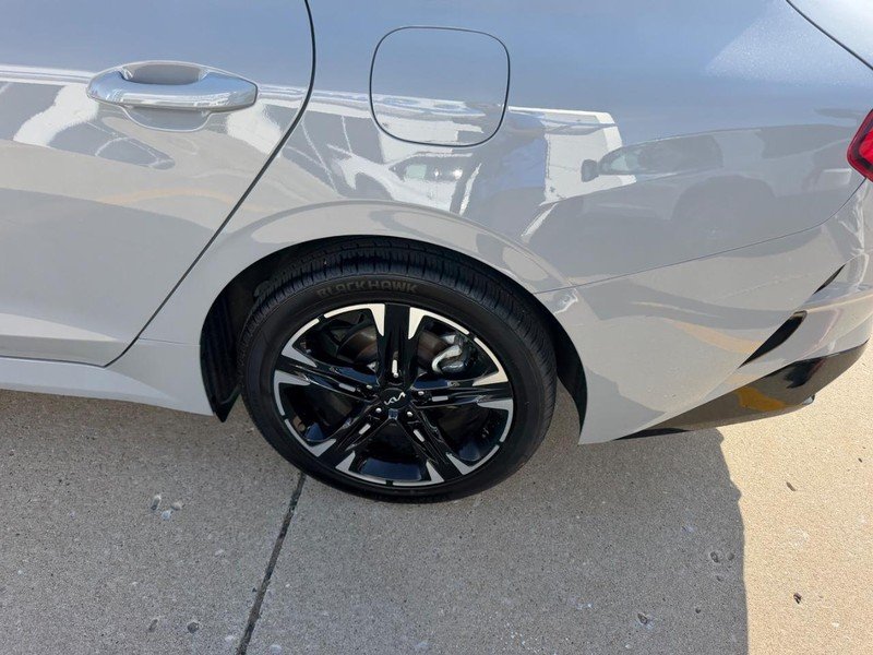 Used 2023 Wolf Gray Kia GT-Line image 5