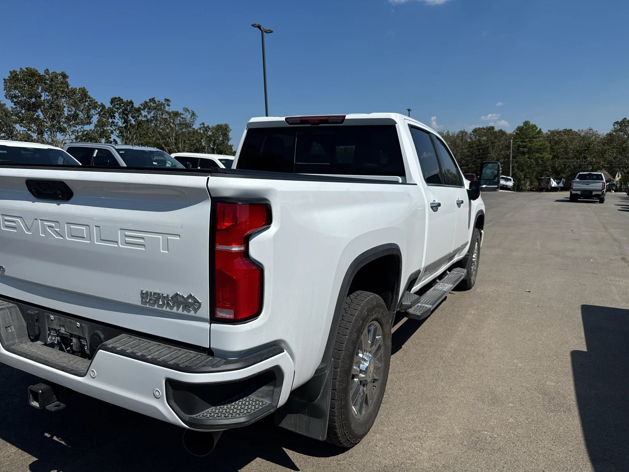 Used 2026 Summit White Chevrolet High Country image 5