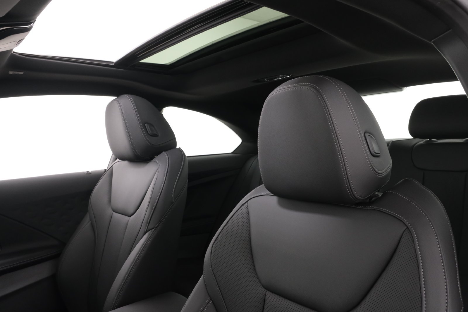 New 2026 Alpine White BMW 230i xDrive image 30