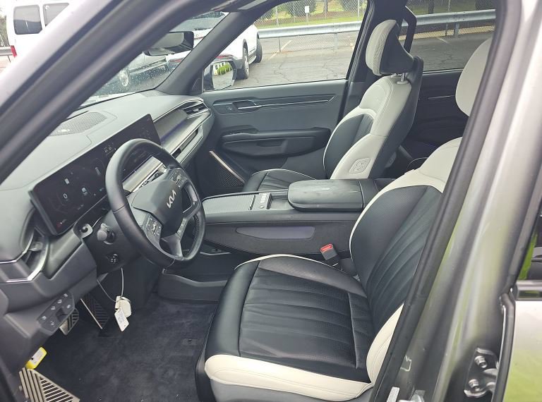 Used 2024 Gray Kia GT-Line image 5