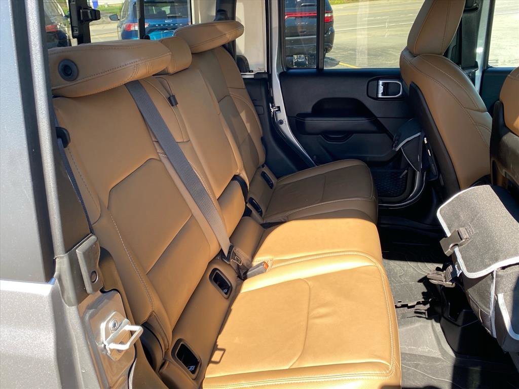 Used 2020 Billet Silver Metallic Clearcoat Jeep Rubicon image 25