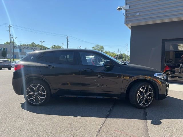Used 2020 Dark Olive Metallic BMW xDrive28i image 2