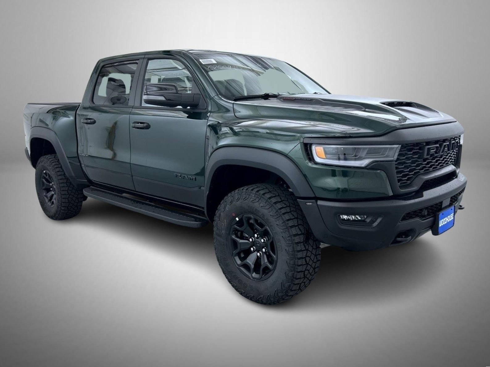 New 2026 Serrano-Green Metallic Exterior Paint RAM RHO image 3