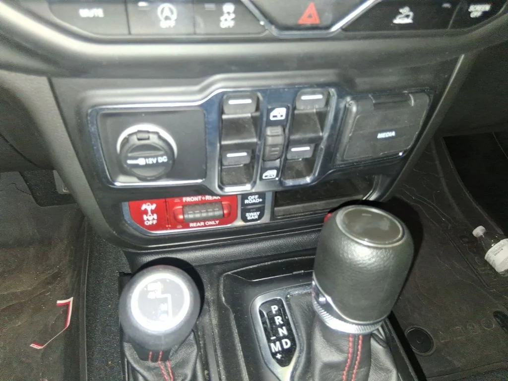 Used 2023 White Jeep Rubicon image 12