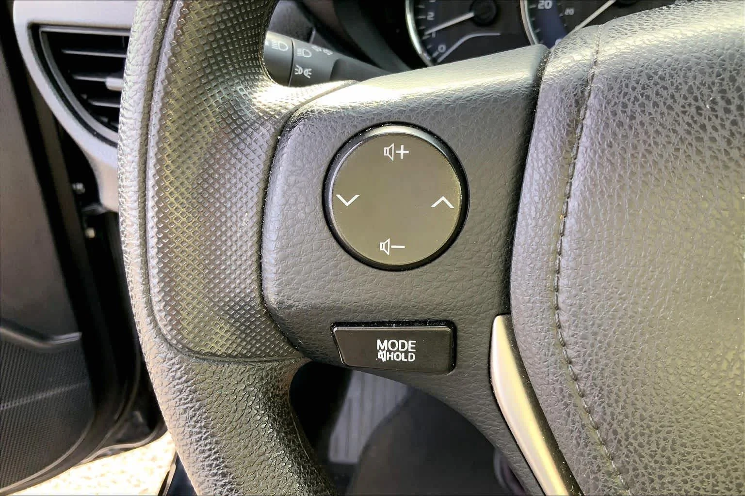 Used 2014 Black Sand Mica Toyota L image 21