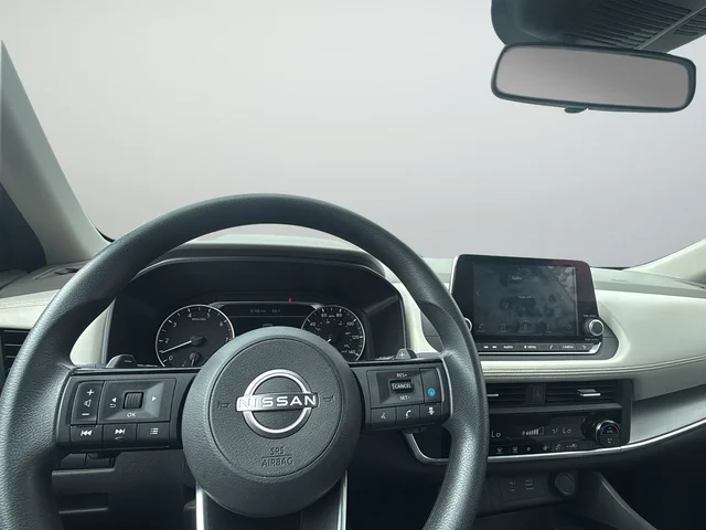 Used 2023 White Nissan SV image 9