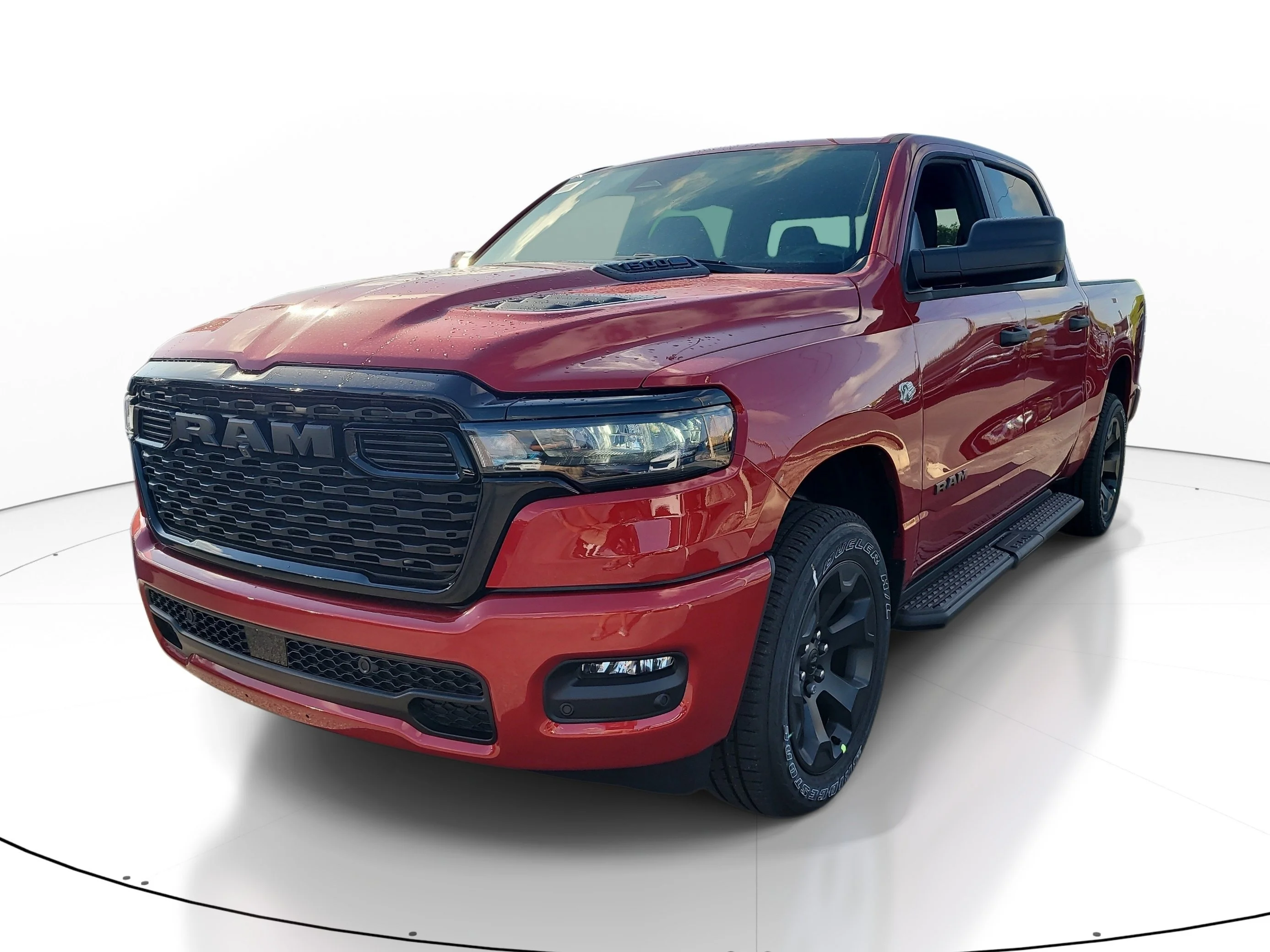 New 2026 Molten Red Pearlcoat Ram Express image 4
