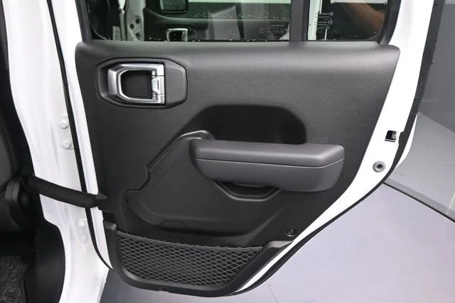 New 2026 Bright White Clear-Coat Exterior Paint Jeep 85th Anniversary Edition image 22