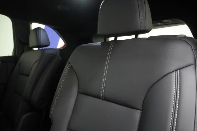 2026 GMC Acadia Elevation - Photo 23