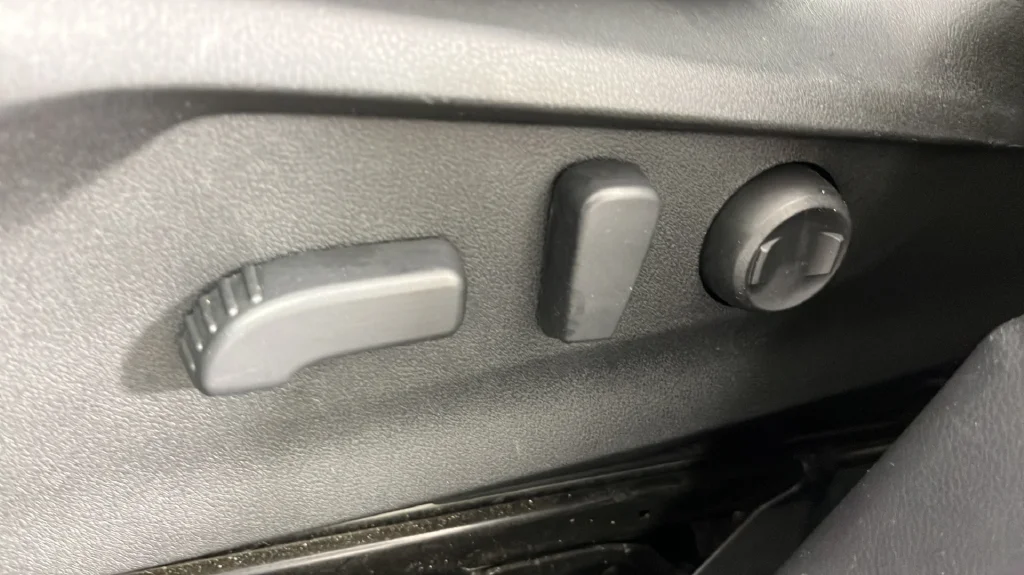 Used 2019 Silver Subaru Sport image 38