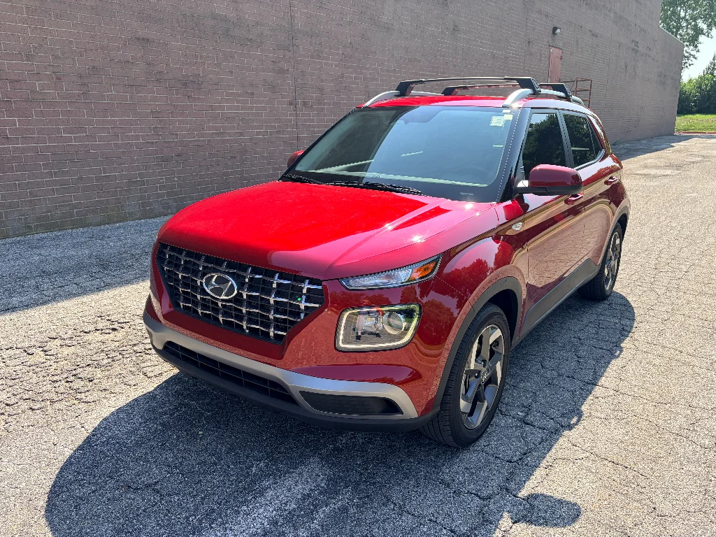 Used 2025 Ultimate Red Hyundai SEL image 1