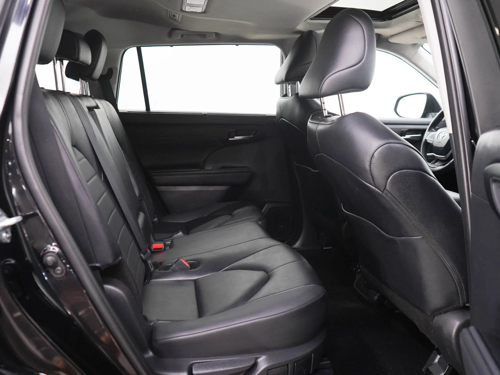 Used 2025 Black Toyota Hybrid XLE AWD (Natl) image 12