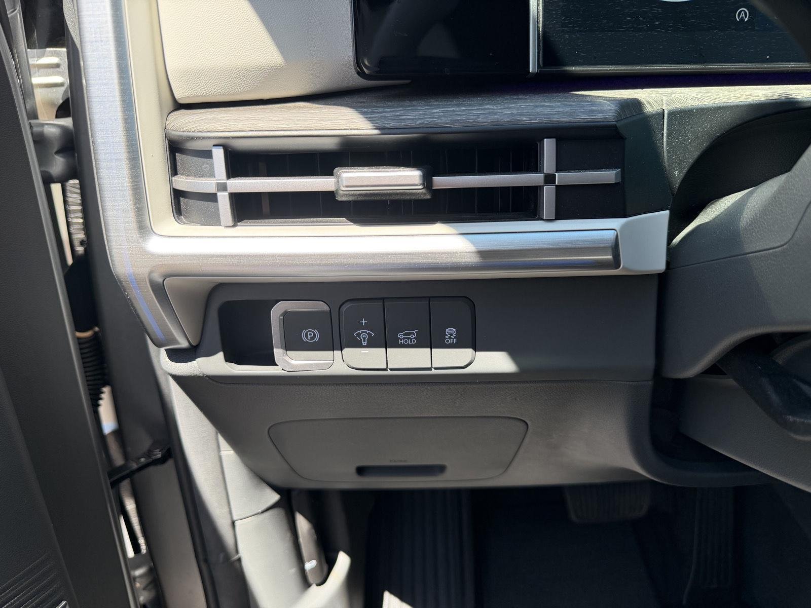 Used 2024 Shimmering Silver Hyundai Limited image 20