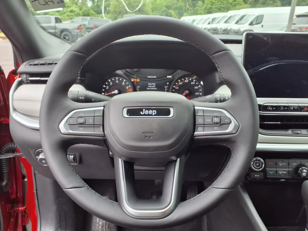2025 Jeep Compass Limited - Photo 17