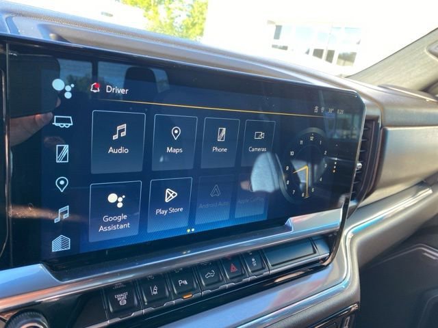 Used 2024 Iridescent Pearl Tricoat Chevrolet High Country DRW image 28