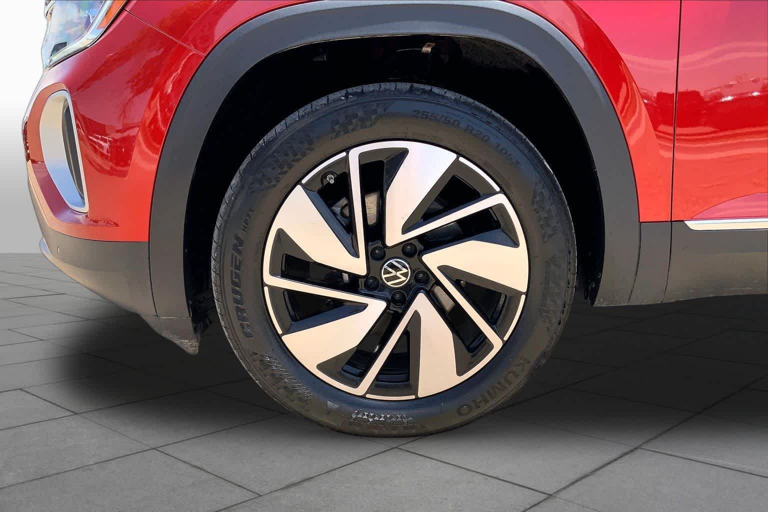 Used 2024 Aurora Red Metallic Volkswagen 2.0T SEL image 11