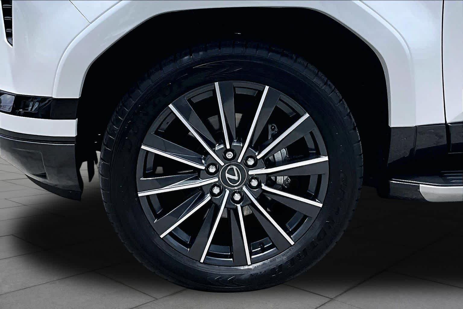 Used 2024 Eminent White Pearl Lexus Luxury image 11
