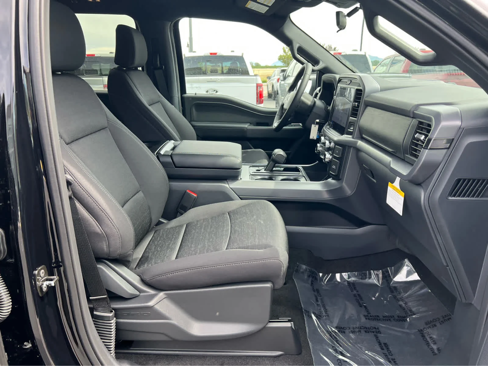 New 2026 Agate Black Metallic Ford XLT image 17