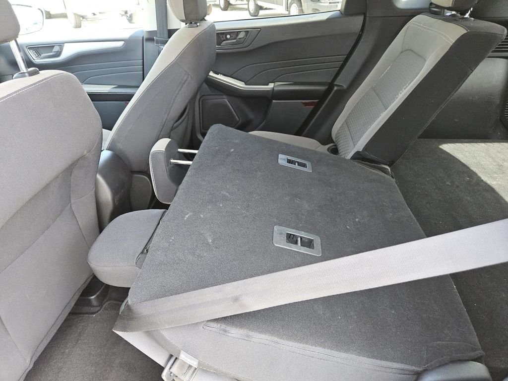 Used 2022 Gray Ford SE image 33