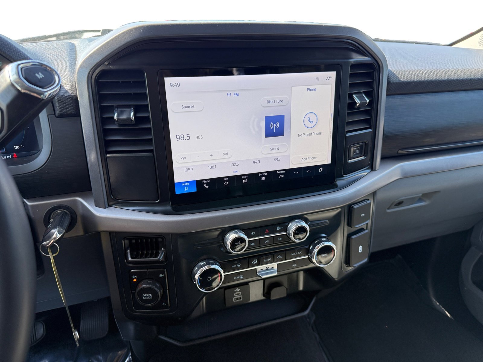Certified Used 2025 Oxford White Ford XLT image 12