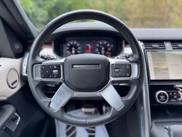 Used 2024 Fuji White Land Rover Dynamic SE image 22