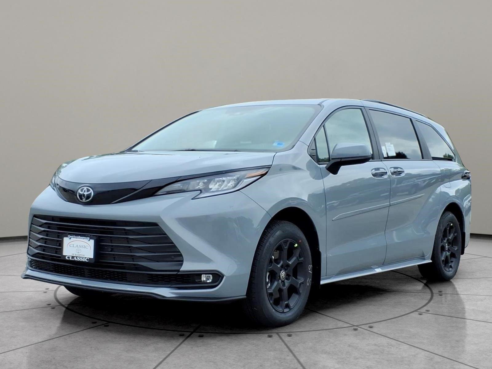 2026 Toyota Sienna Woodland Edition Hybrid AWD's photo