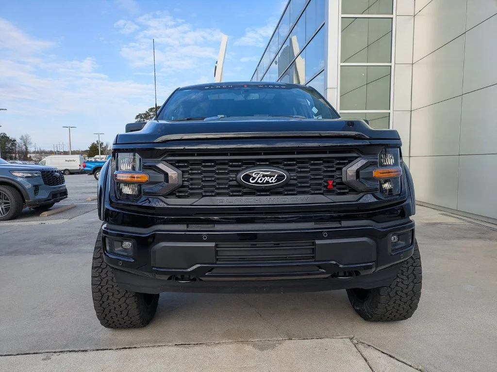 New 2026 Agate Black Metallic Ford XLT image 9