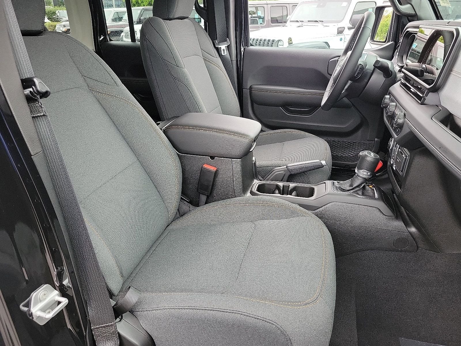 2025 Jeep Wrangler 4-Door Sahara - Photo 16