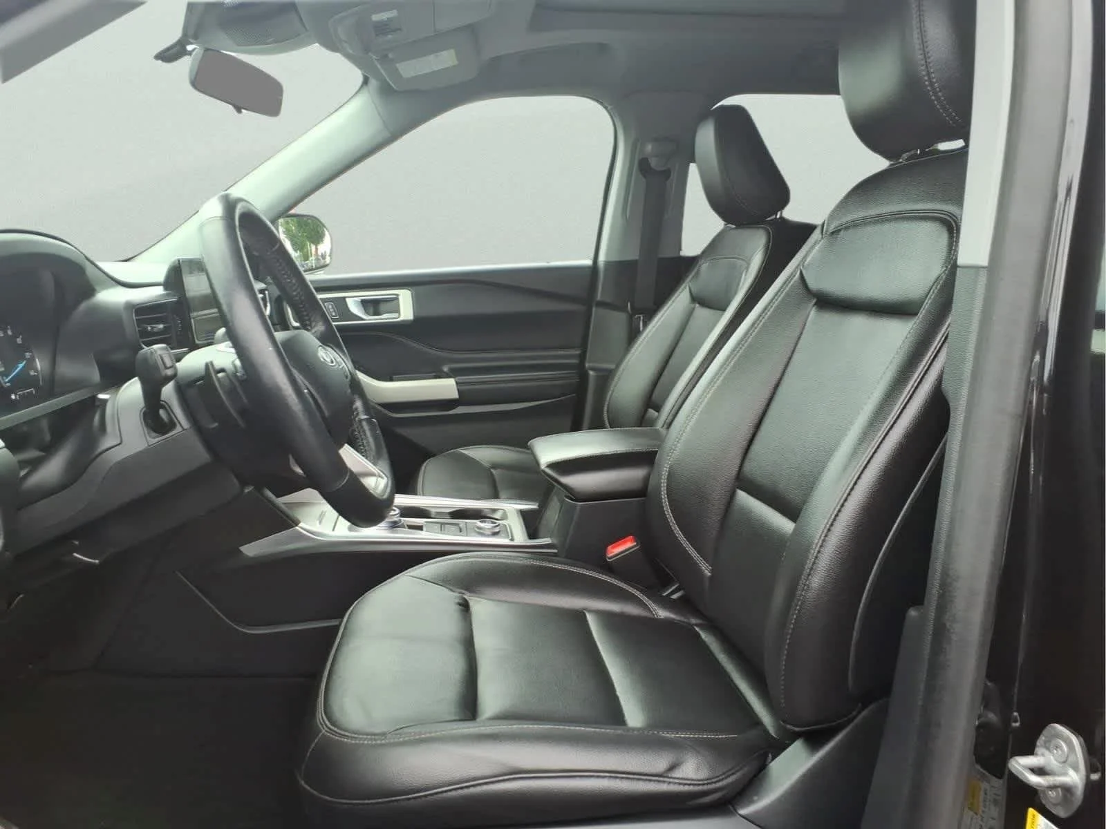 Used 2020 Agate Black Metallic Ford XLT image 18