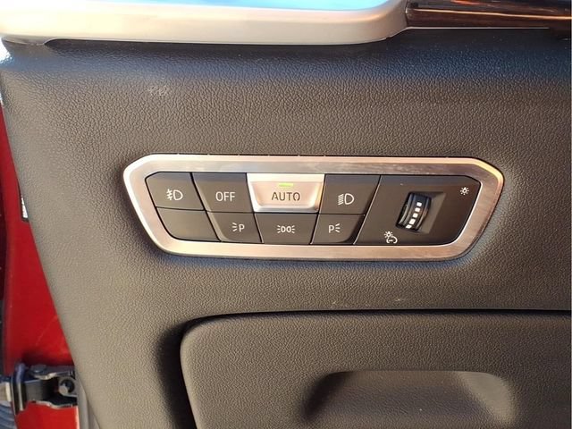 Used 2021 Red BMW xDrive40i image 19