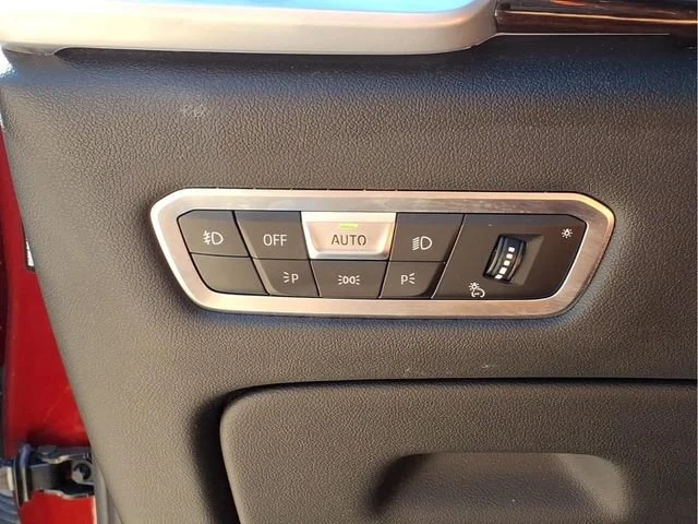 Used 2021  BMW xDrive40i image 19