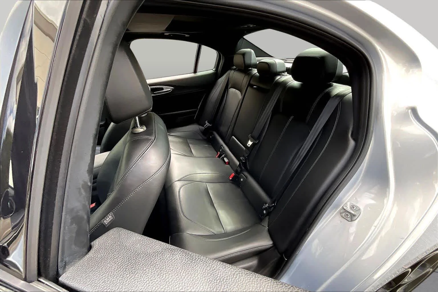 Used 2023 Moonlight Gray Metallic Alfa Romeo Ti image 19