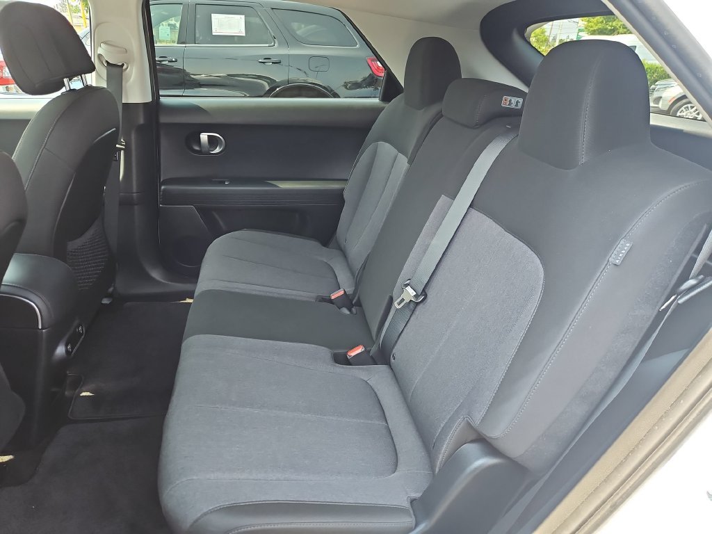 Used 2024 Atlas White Hyundai SE image 23