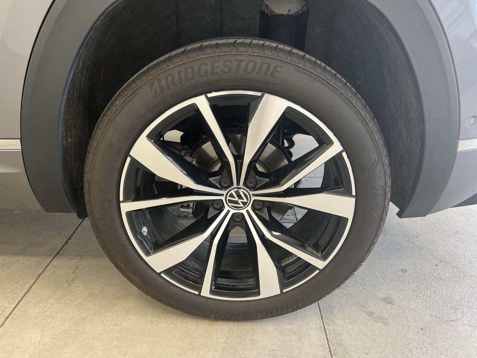 2025 Volkswagen Atlas Cross Sport SEL Premium R-LINE - Photo 10