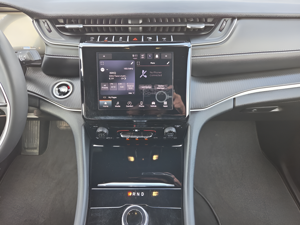 Used 2024 White Jeep Laredo X image 17