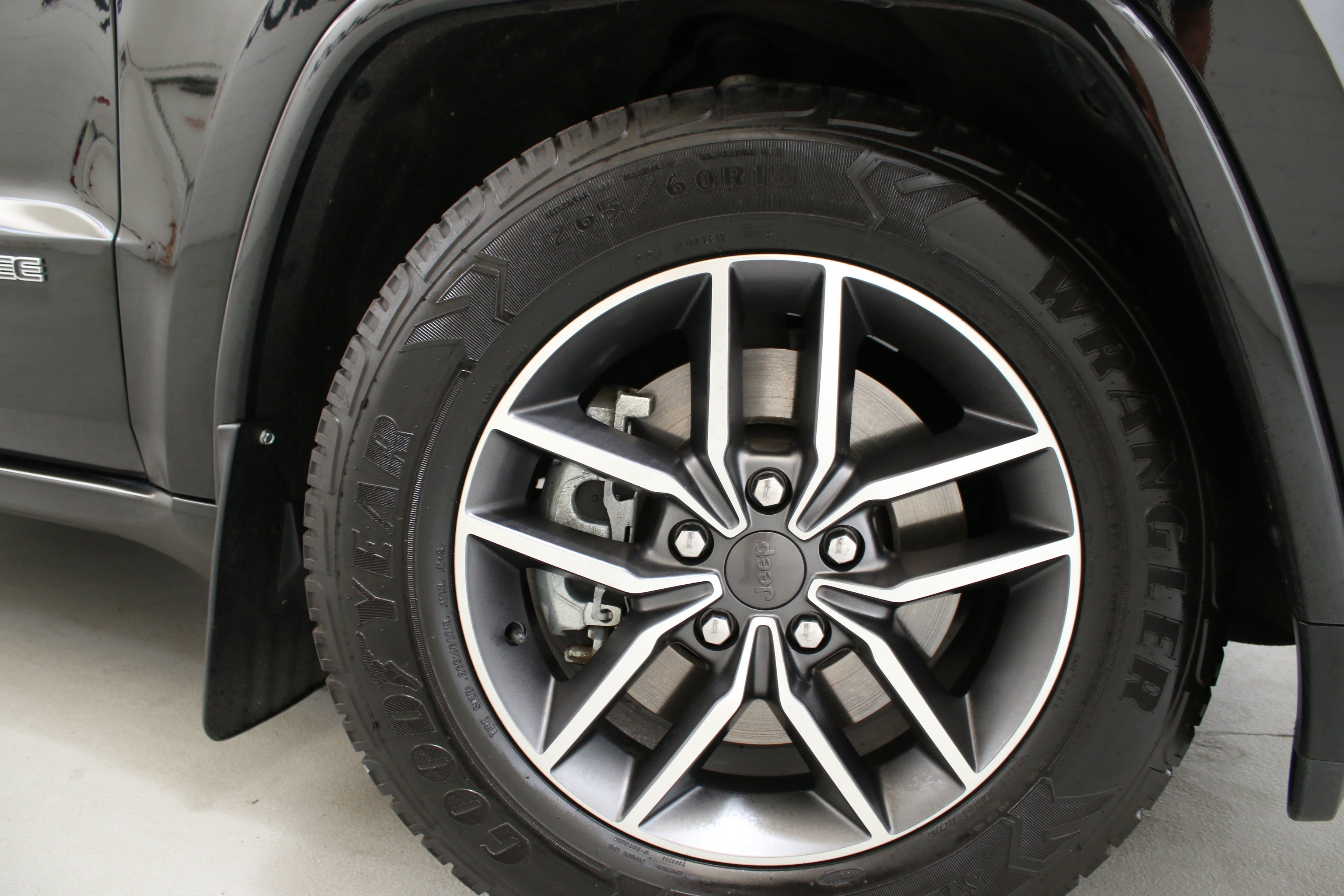Used 2021 Black Jeep Overland image 32